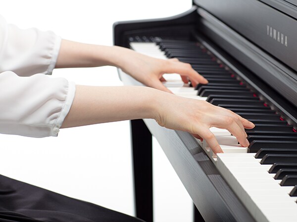 Yamaha CLP-725 Hvid Digital Piano