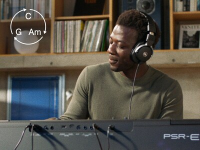 PSR-E483 Feature image of Auto Chord Play Function